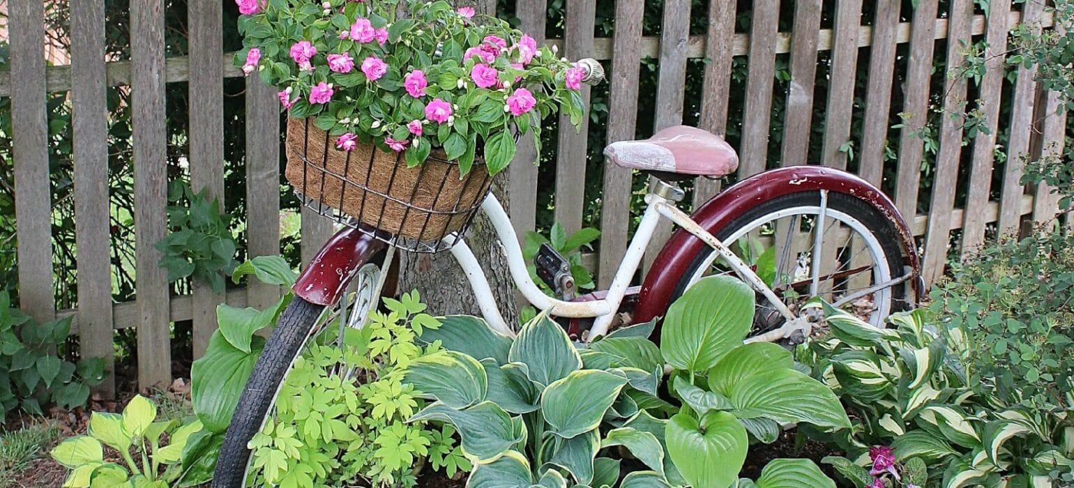 45 Ideas to Create the Perfect Vintage Garden
