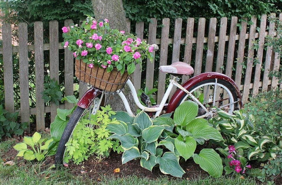 45 Ideas to Create the Perfect Vintage Garden