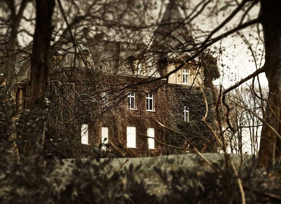 Secret Rooms Discovered In these Unconventional Homes and Castles