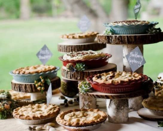 40 Thanksgiving Decor Ideas That Will Make Everyone Feel Welcome