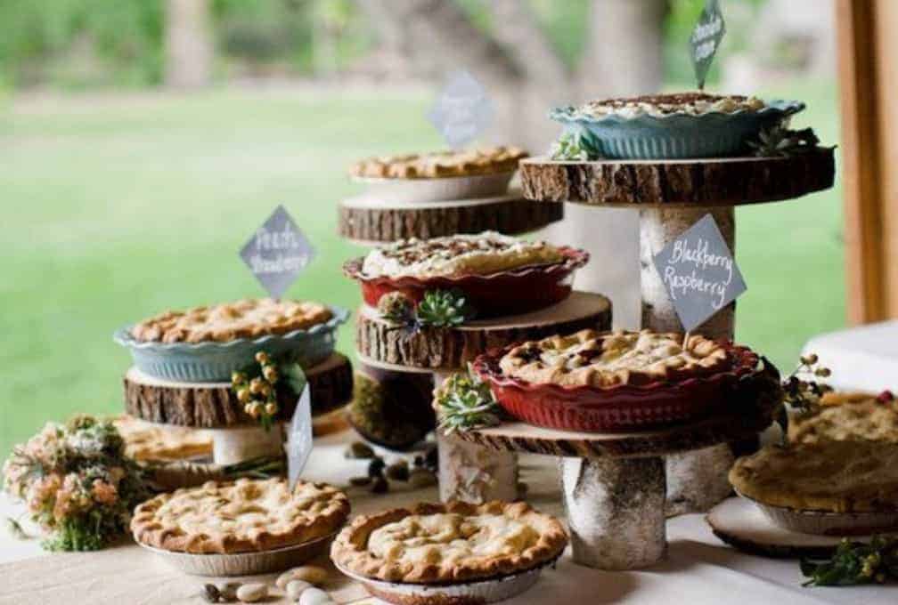 40 Thanksgiving Decor Ideas That Will Make Everyone Feel Welcome