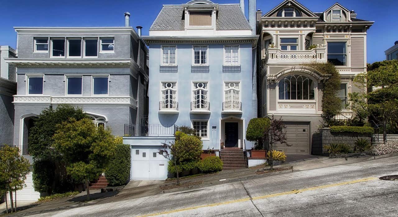 Pros and Cons to Owning or Leasing