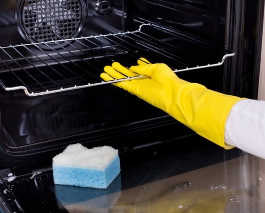 The Do’s and Don’ts of Properly Cleaning an Oven, the Heart of the Kitchen