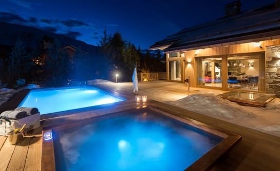 30 Luxurious Winter Cabins People Can Escape To – For a Price