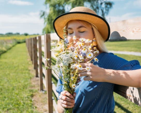 How to Decorate Your Home With the Cottagecore Aesthetic