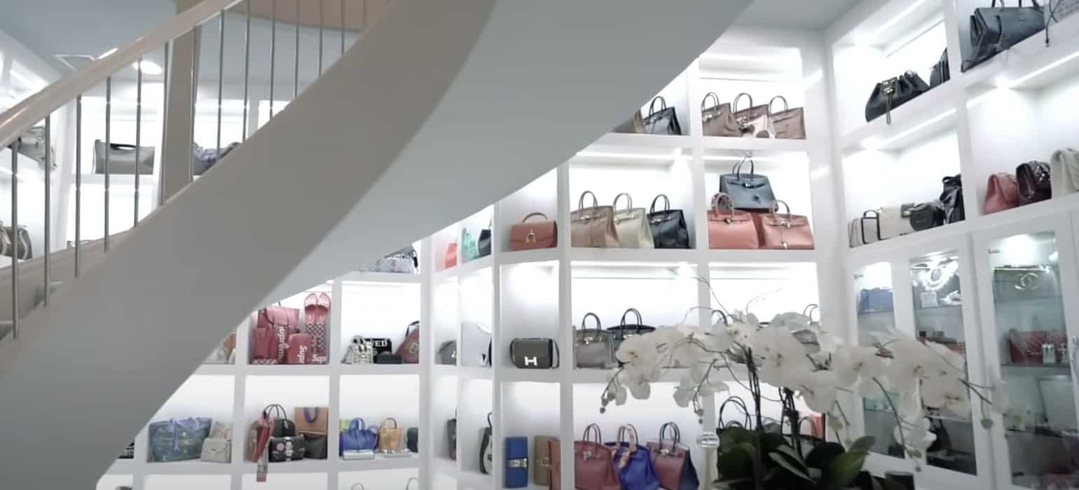 Luxury Purchases by Billionaires People Wouldn’t Even Fathom