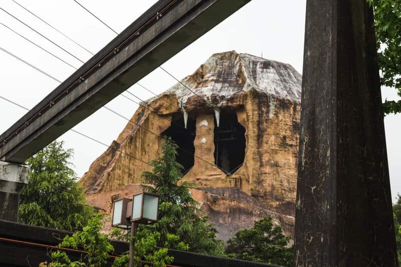 Shutterstock 1419017225