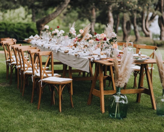 30 Jaw Dropping Bridal Table Settings to Create For Your Wedding Day