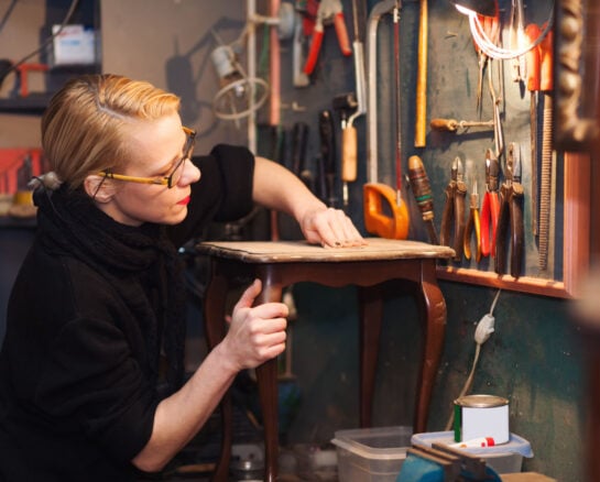 Horrifying Images of People Who Ruined Priceless Vintage Furniture