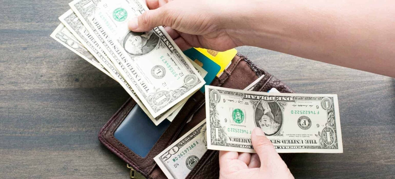20 Things Poor People Foolishly Waste Money On