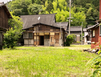 Photos Of Free or Cheap Abandoned Houses in Japan