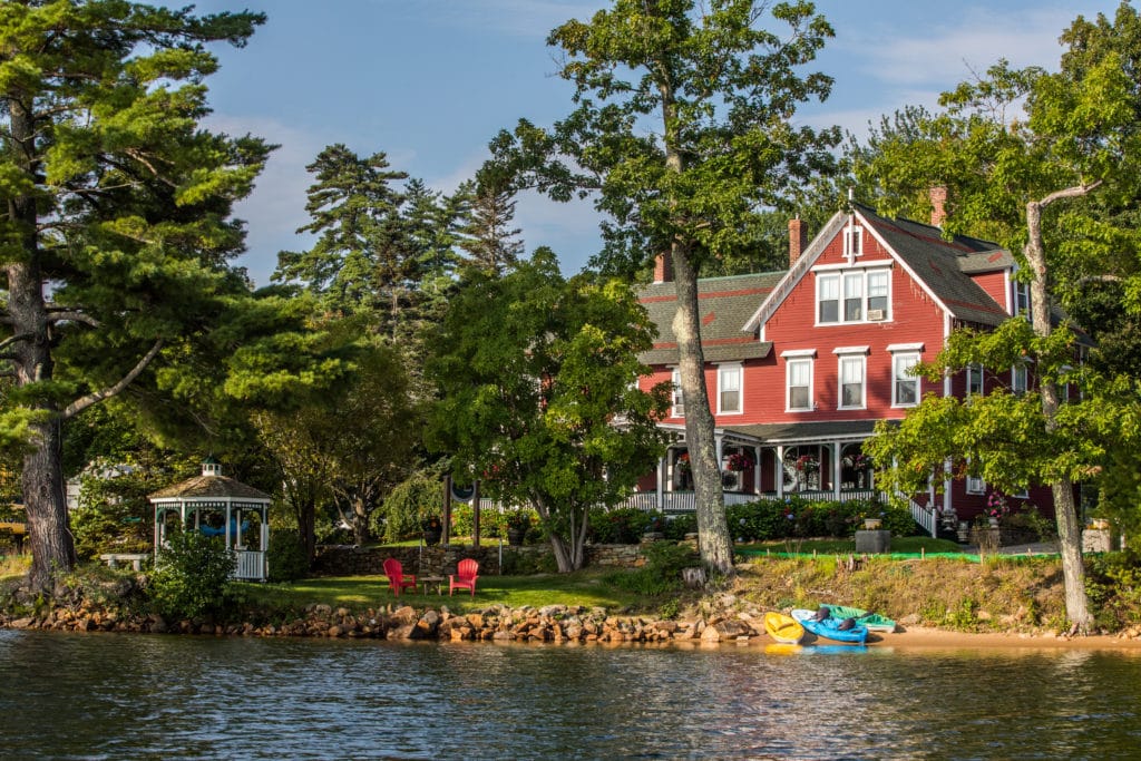 25)lakehouseatferrypointinn