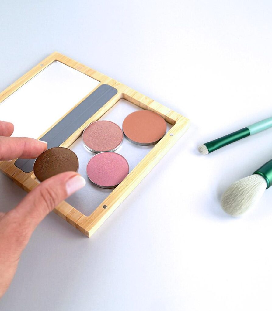 Refillable Makeup Case Zao