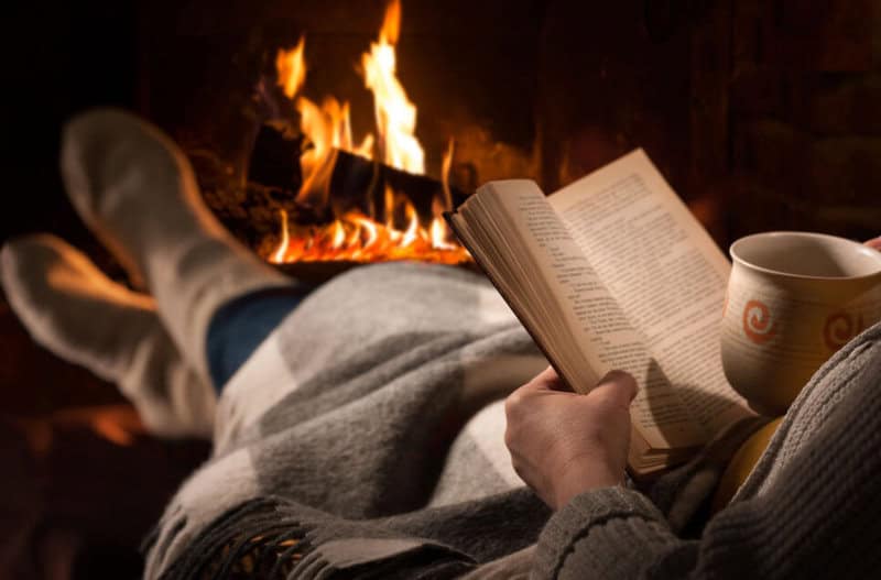 35 Cozy Winter Reads to Curl Up With by the Fireplace