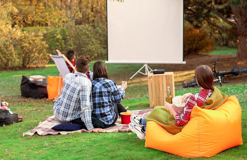 20 Creative Outdoor Movie Night Ideas